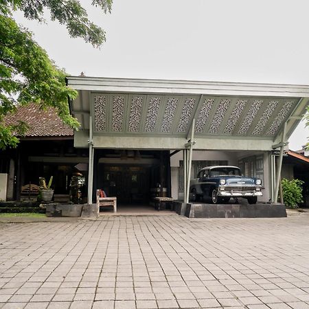 Peneeda View Beach Hotel Sanur  Exterior photo