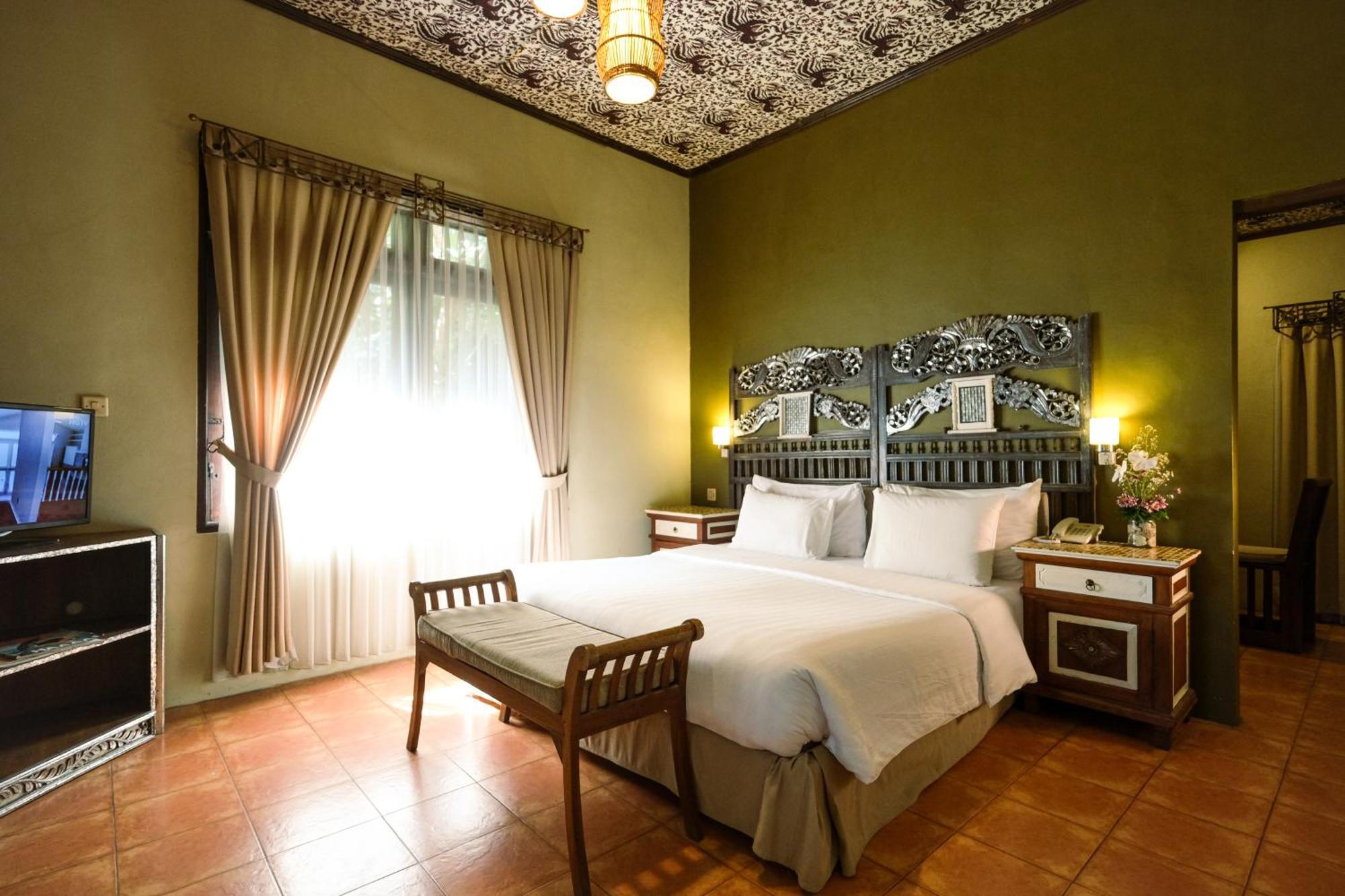 Peneeda View Beach Hotel Sanur  Exterior photo