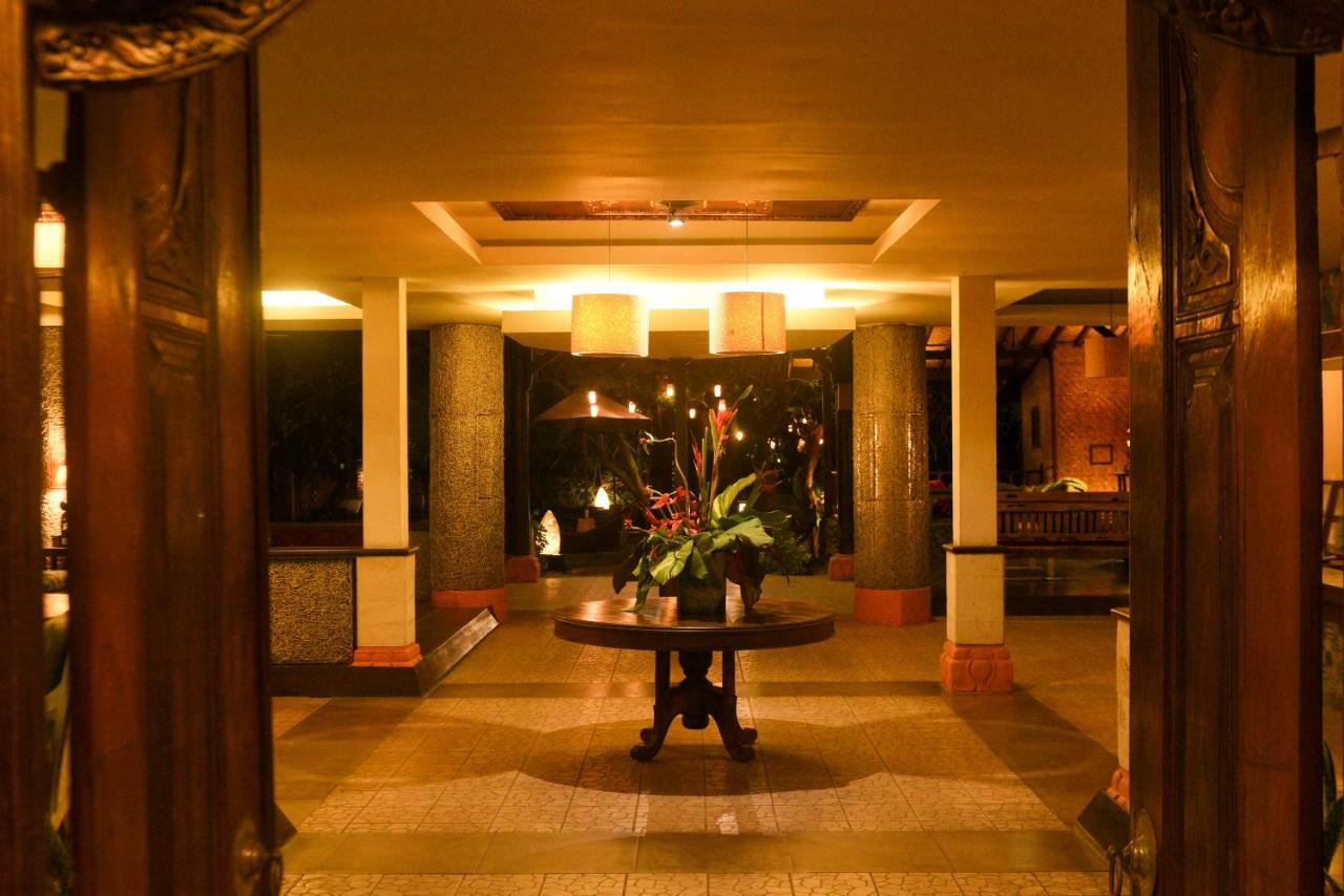 Peneeda View Beach Hotel Sanur  Exterior photo